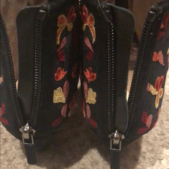 New Christian Dior floral needlepoint booties - Picture 4 of 6